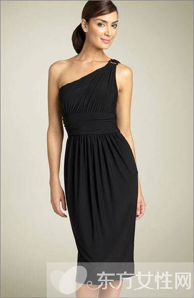 派对达人怎么能少了完美礼服 这么穿一定会成为焦点