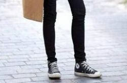 帆布鞋搭配什么裤子好看 这样搭配既时尚又个性