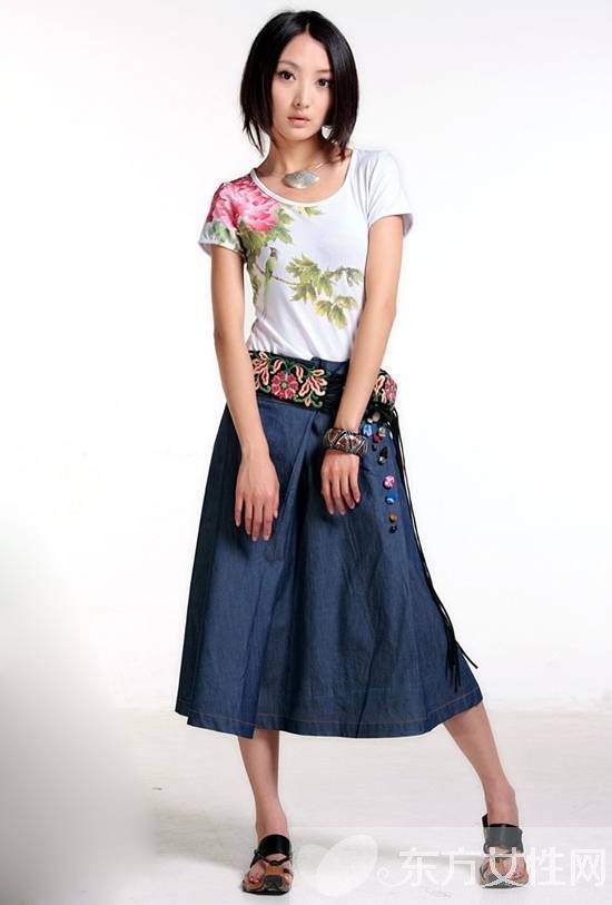 民族风服装时尚搭 让你美得浑然天成