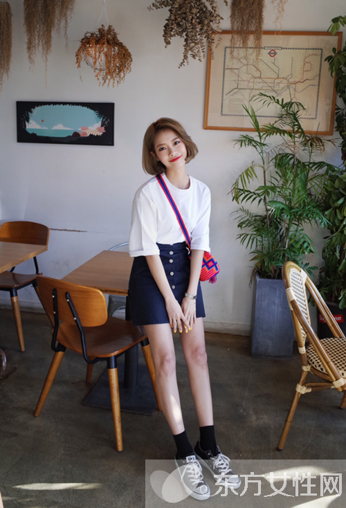 牛仔半身裙超美搭配 时髦女王今夏这么穿
