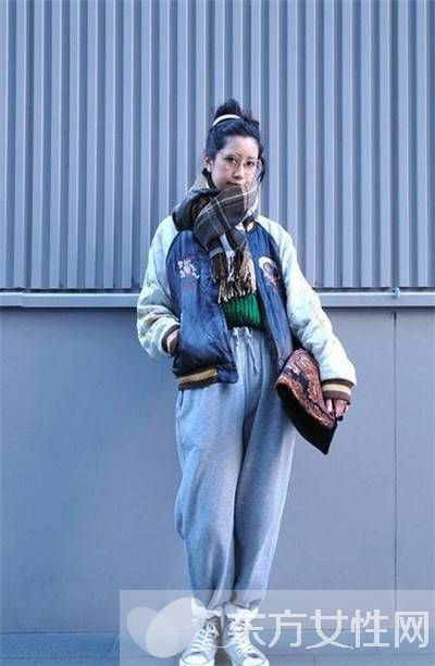 帆布鞋搭配什么裤子好看 这样搭配既时尚又个性