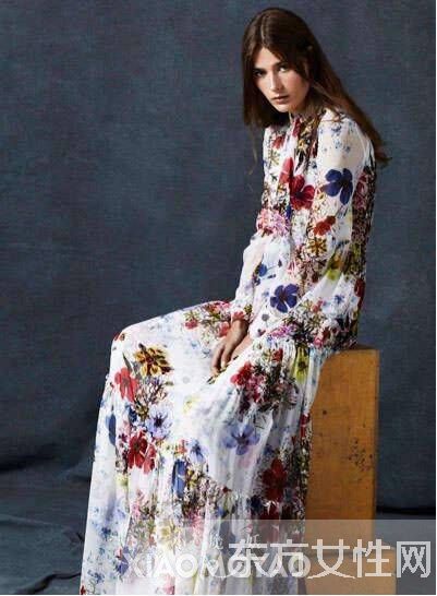 今夏必备 时髦的她们是这样穿麻纱长裙的