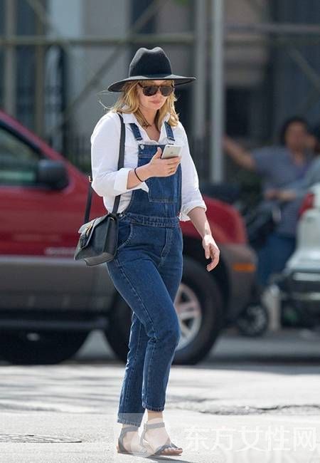 白衬衫时尚搭配法 5种搭凸显你的时尚品味