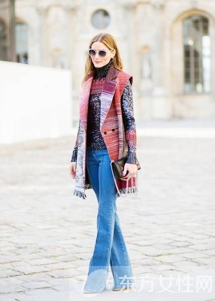 喇叭裤搭配什么上衣 4款潮搭让你美上天