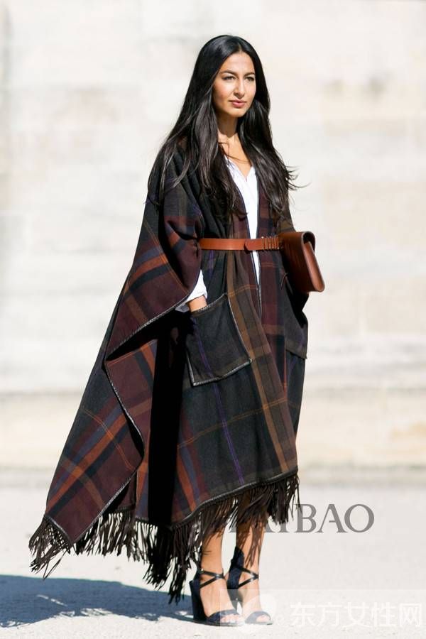 披肩外套的穿搭方法推荐 温暖舒适的最佳选择