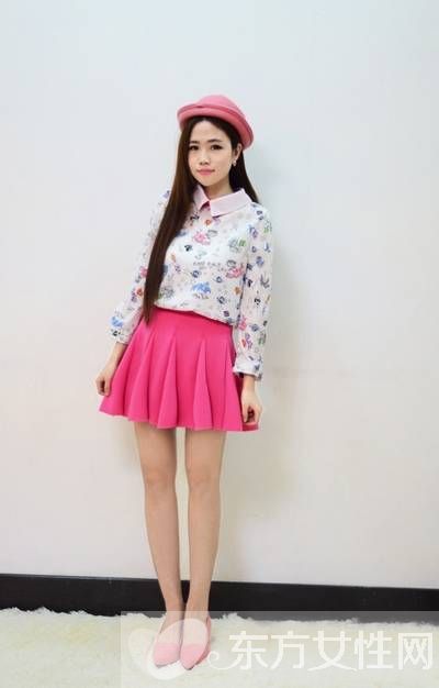 粉色系减龄裙装时尚搭配 少女气息十足