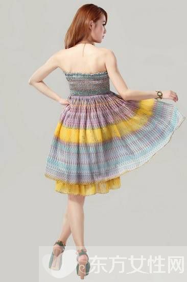 抹胸裙配什么外套好看 这样穿也别有一番风味哦