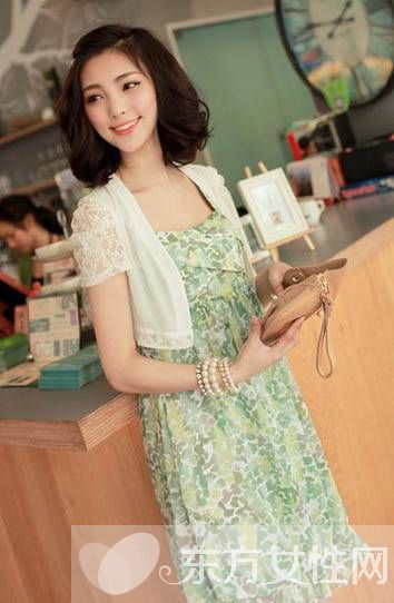 抹胸裙配什么外套好看 这样穿也别有一番风味哦