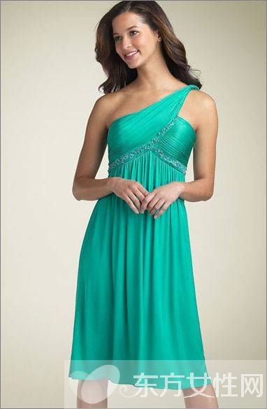 派对达人怎么能少了完美礼服 这么穿一定会成为焦点