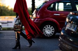 披肩外套的穿搭方法推荐 温暖舒适的最佳选择