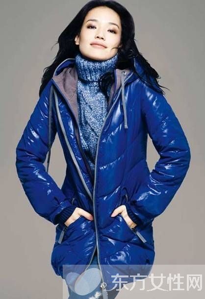 女星舒淇示范羽绒服搭配 羽绒服也能穿出性感味道