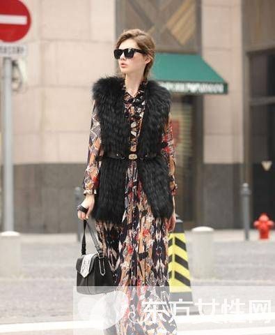 冬天裙子时尚搭配经 外套+冬裙让你美美过冬