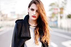 看欧美潮人玩转混搭时尚街头风 成为街头女王就这么简单