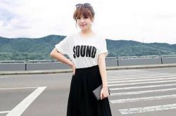 黑色雪纺长裙配什么上衣 经典黑白配穿出女神气质