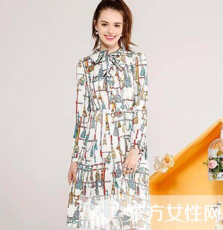 这六款夏日装不可错过 让你穿出古典主义风格