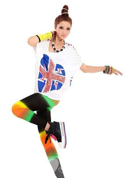 5款健美裤穿搭法 健美裤也能穿出时尚范