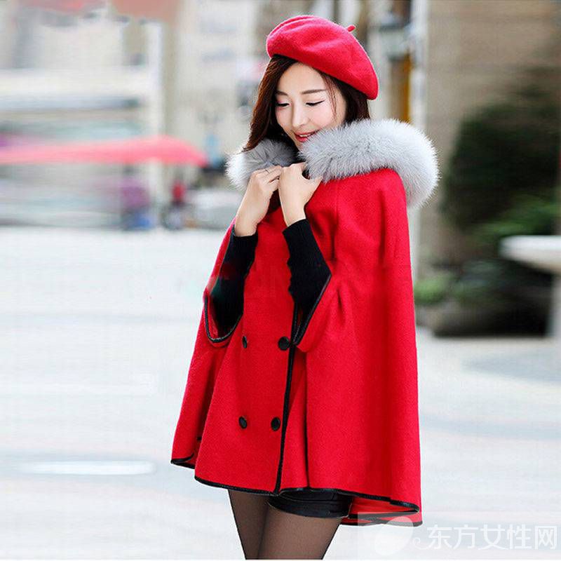 短款斗篷外套怎么搭配 冬天这么穿既暖和又时尚