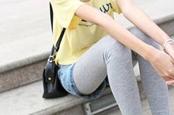 紧身裤巧妙搭配 轻松打造百搭的 筷子腿