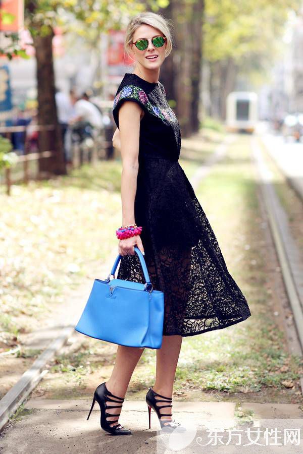 黑色蕾丝连衣裙显高又显瘦 变瘦子其实很简单