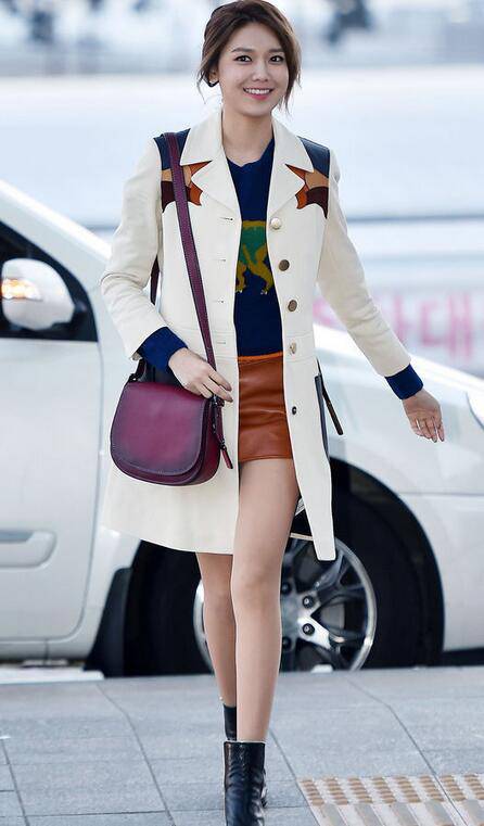 韩国女明星春装搭配 时尚气息席卷而来