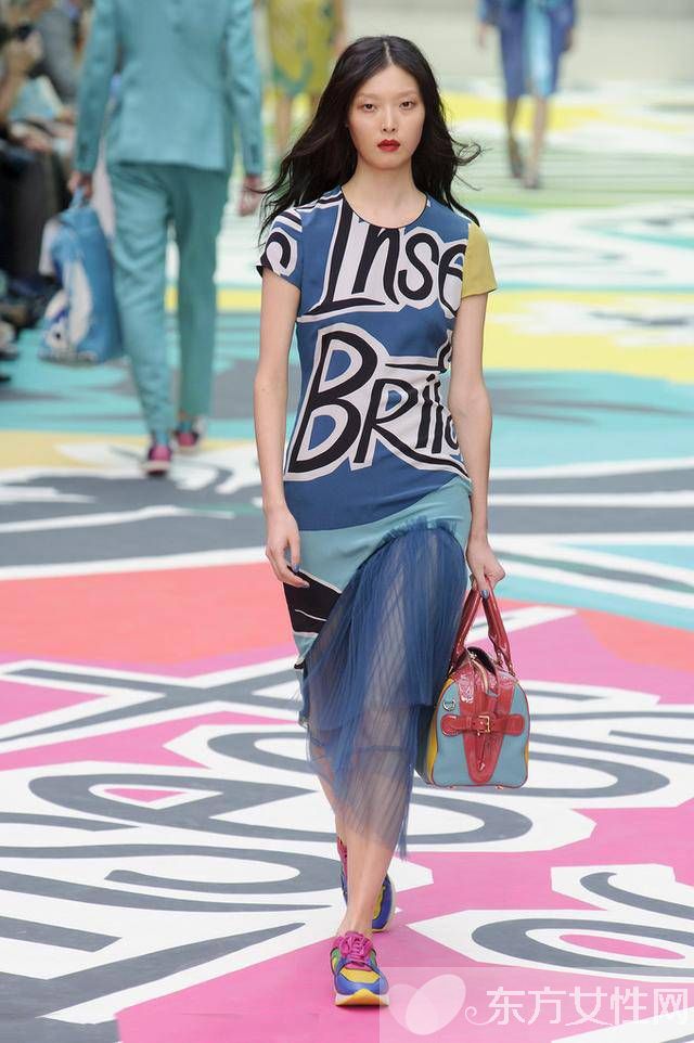 70年代时尚服装搭配 你我都能轻松hold住