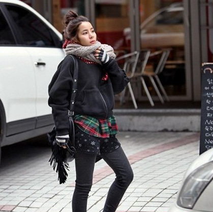 韩式毛线围巾系法 冬季出行即时尚又温暖