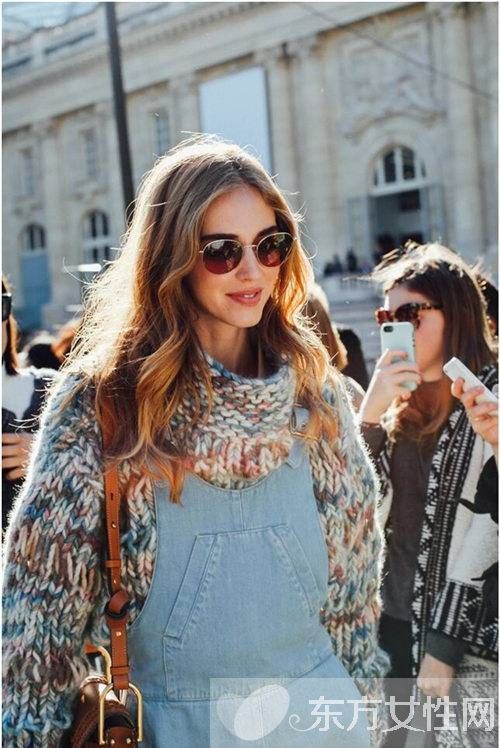 冬季时尚花色毛衣搭配 学着这样穿准没错