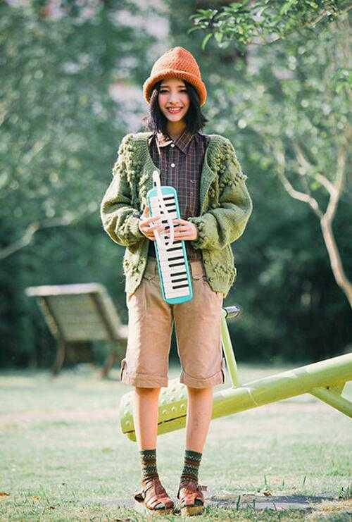 春季必备开衫怎么搭 潮人搭配让你大饱眼福