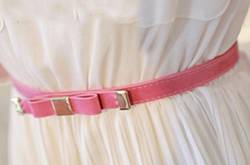 夏季连衣裙腰带的系法 教你如何系出小蛮腰