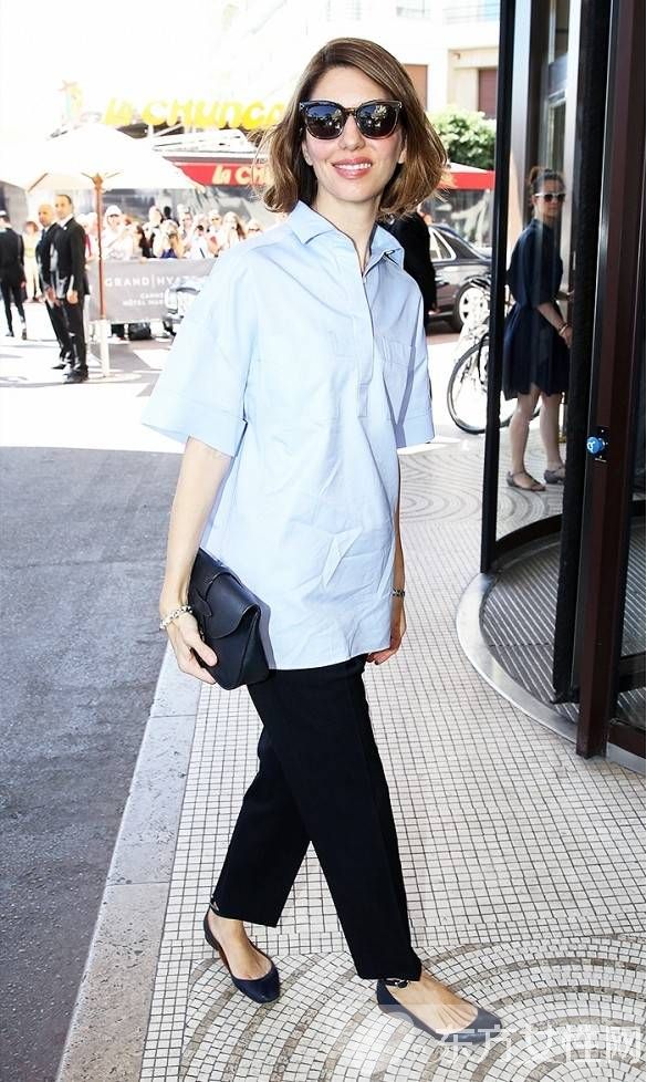 黑色时尚休闲裤服装穿搭法 分分钟提升造型时尚指数