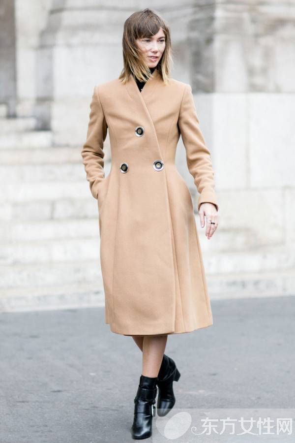 风衣怎么搭配鞋子 搭对了穿出时髦范儿