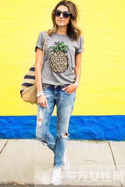 女士t恤衫怎么搭配好看 最潮的穿法都在这里啦
