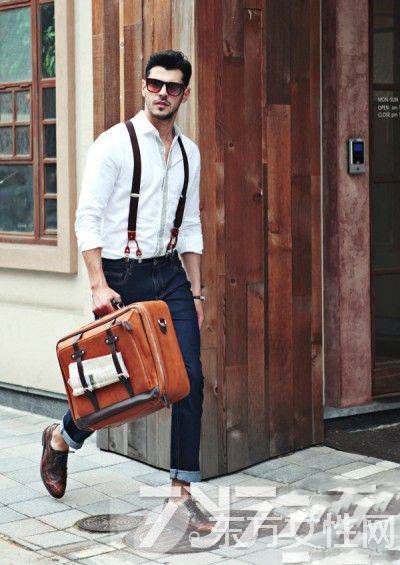 夏季时尚男装搭配技巧 白衬衫这么搭玩转英伦风