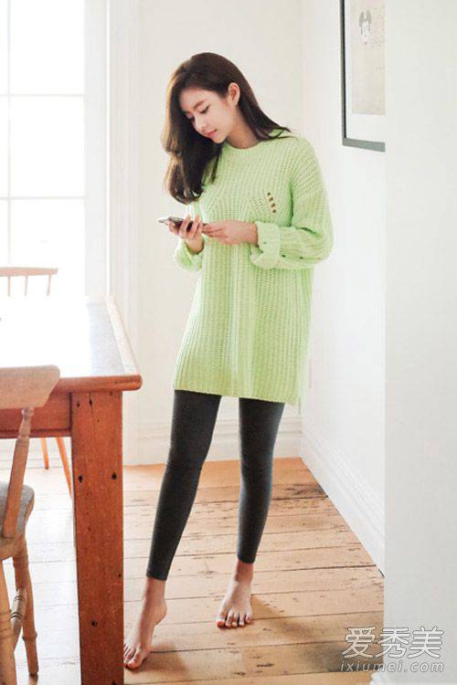 韩国早春街拍 冰淇淋色毛衣美哭你