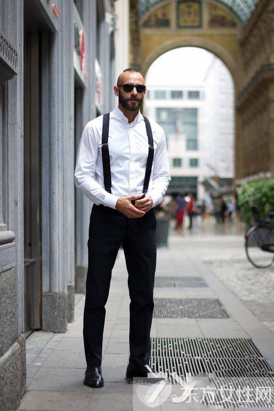 夏季时尚男装搭配技巧 白衬衫这么搭玩转英伦风