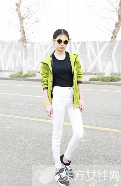 春季穿衣最佳拍档 时尚t恤+薄外套时尚又减龄