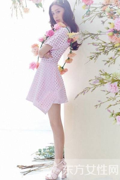 今夏必备性感美艳镂空裙 女星们都爱疯了