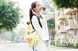 矮个子女生t恤搭配 这么搭高挑又时尚