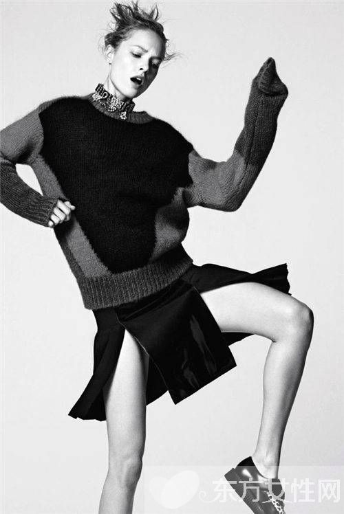 冬季时尚花色毛衣搭配 学着这样穿准没错