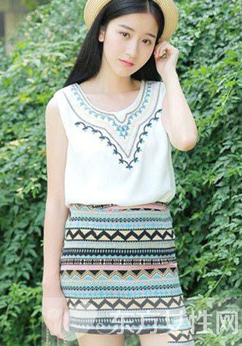 民族风女装搭配技巧 最纯粹的美不过如此