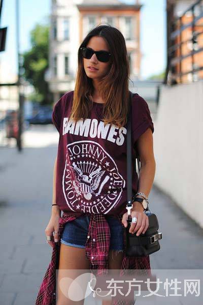 女士t恤衫怎么搭配好看 最潮的穿法都在这里啦