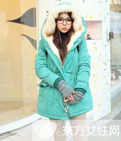 MM时尚冬装搭配 亮色棉服美出新高度