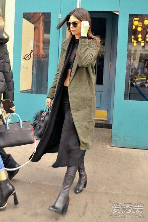 军绿色外套怎么搭配 欧美嫩模都这么穿