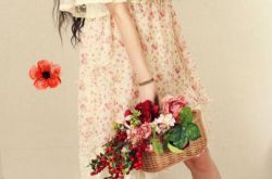 盛夏时尚碎花连衣裙 怎么穿都是美美哒