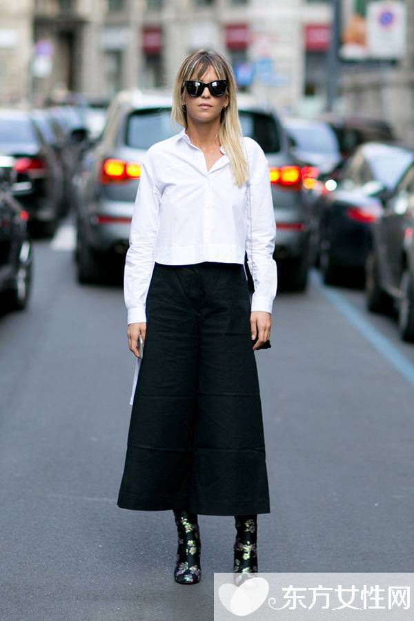 街拍达人教你几招白衬衣的穿法 轻松穿出优雅休闲范