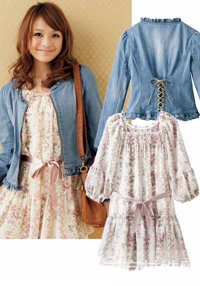 女生碎花连衣裙搭配 混搭感既时尚又知性