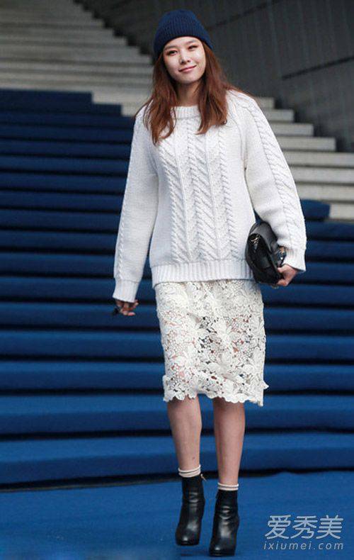 早春最佳CP穿搭 毛衣配裙子就是这么美