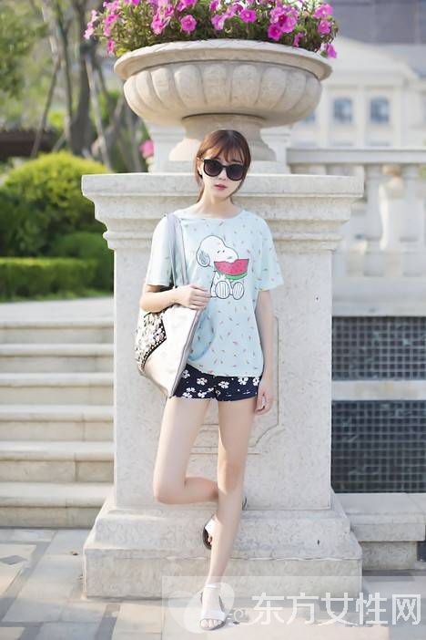 夏季短裤搭配图片推荐 简约休闲风完美呈现