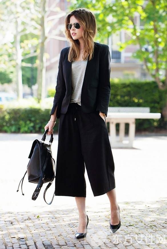 黑色时尚休闲裤服装穿搭法 分分钟提升造型时尚指数