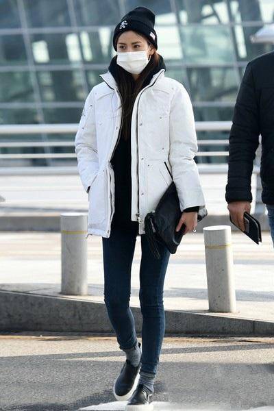 看时尚界名模街拍 教你如何穿好白色小清新